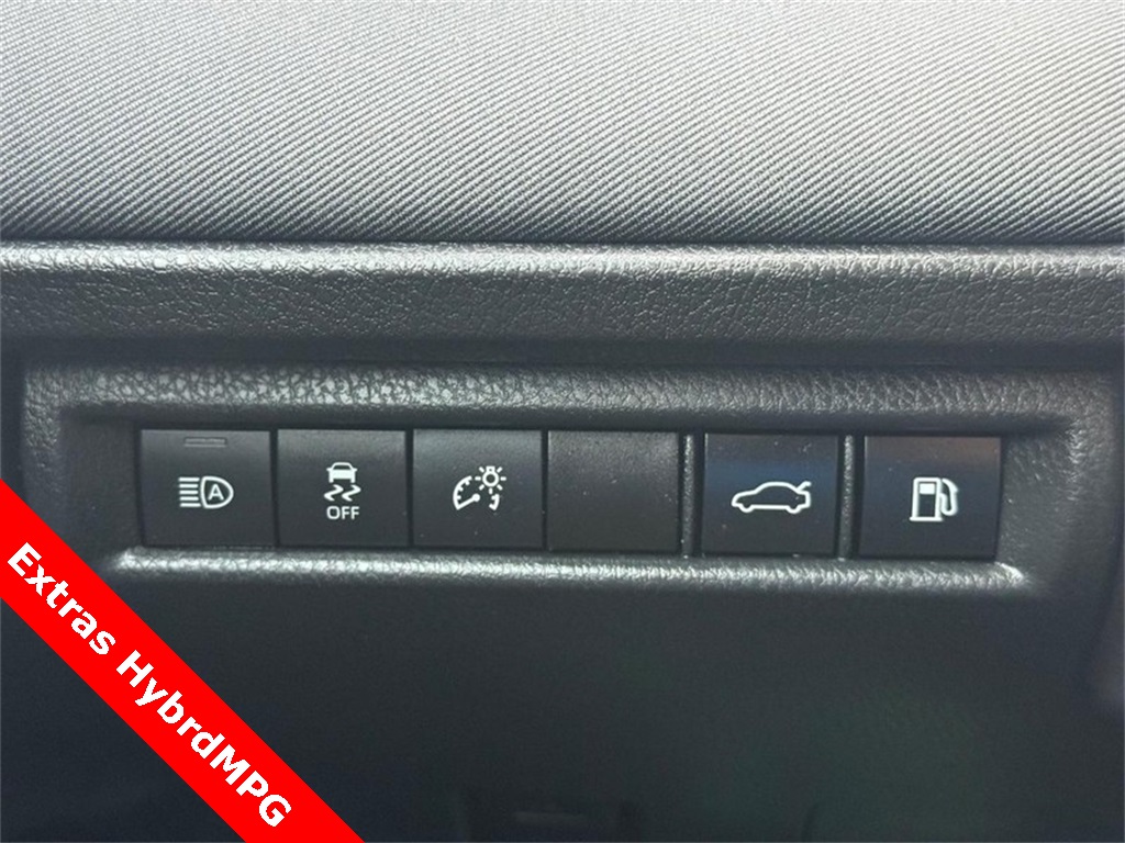 2025 Toyota Camry LE photo 27