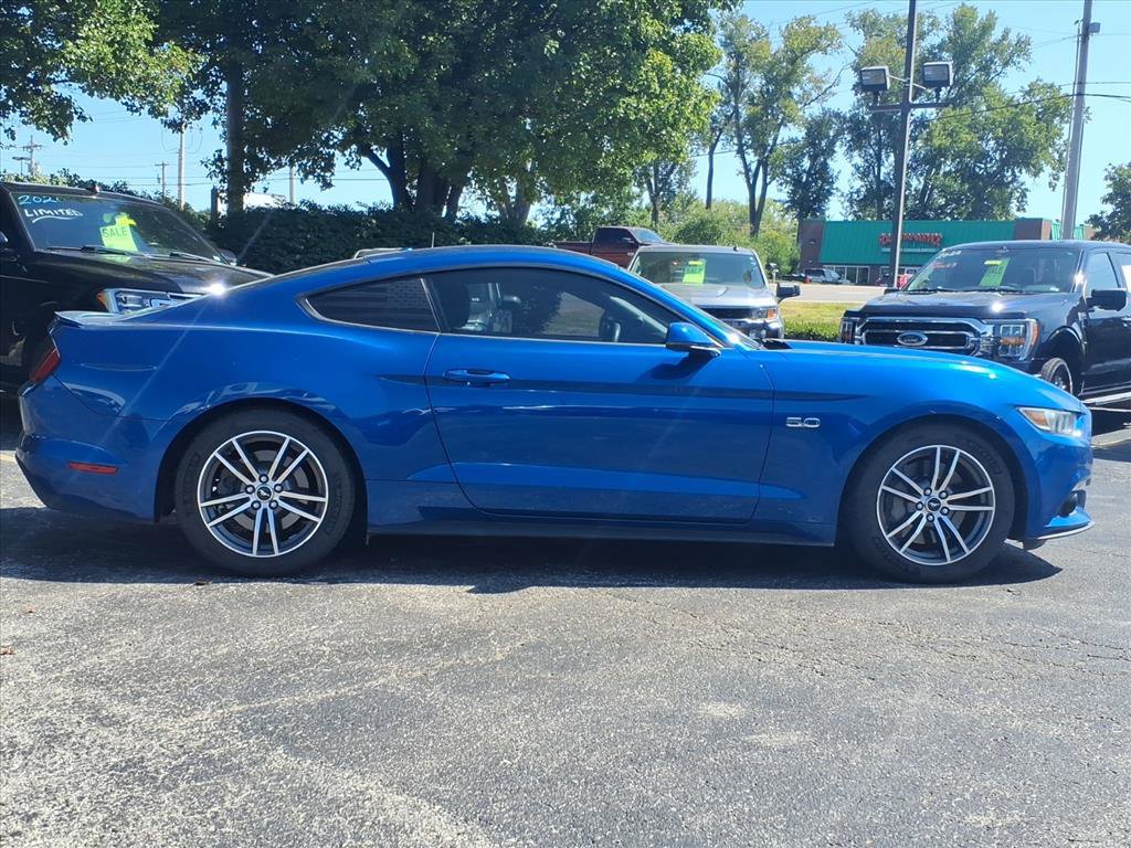 2017 Ford Mustang GT Premium photo 2