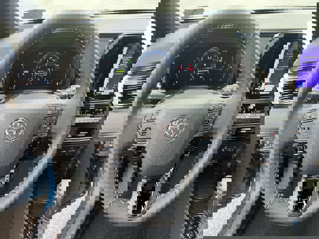 2026 Toyota Camry SE photo 16