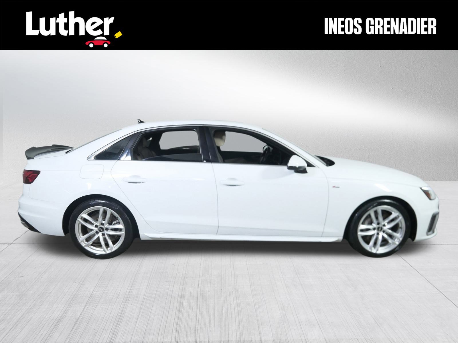 2022 Audi A4 S line Quattro Premium Plus photo 8