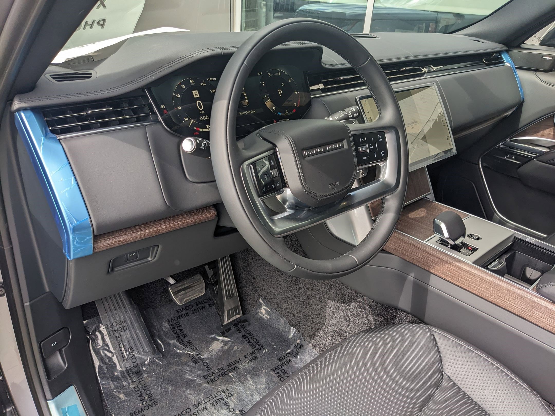 2025 Land Rover Range Rover SE photo 10