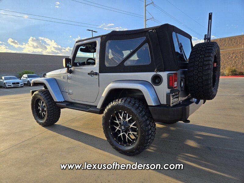 2018 Jeep Wrangler Sahara photo 3
