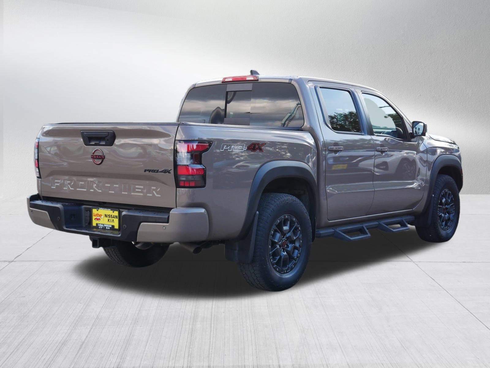 2023 Nissan Frontier PRO-4X photo 5