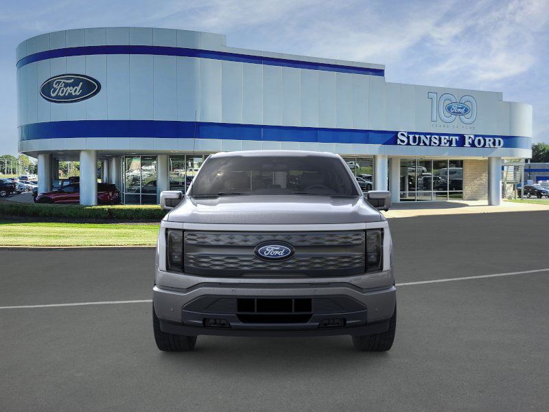 2025 Ford F-150 Lightning Lariat photo 6