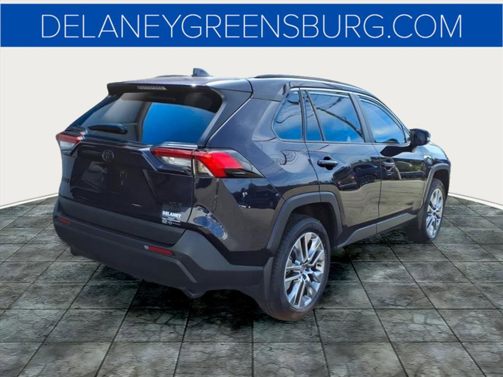 2023 Toyota RAV4 XLE Premium photo 3