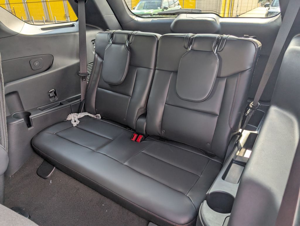 2025 Ford Explorer ST photo 3