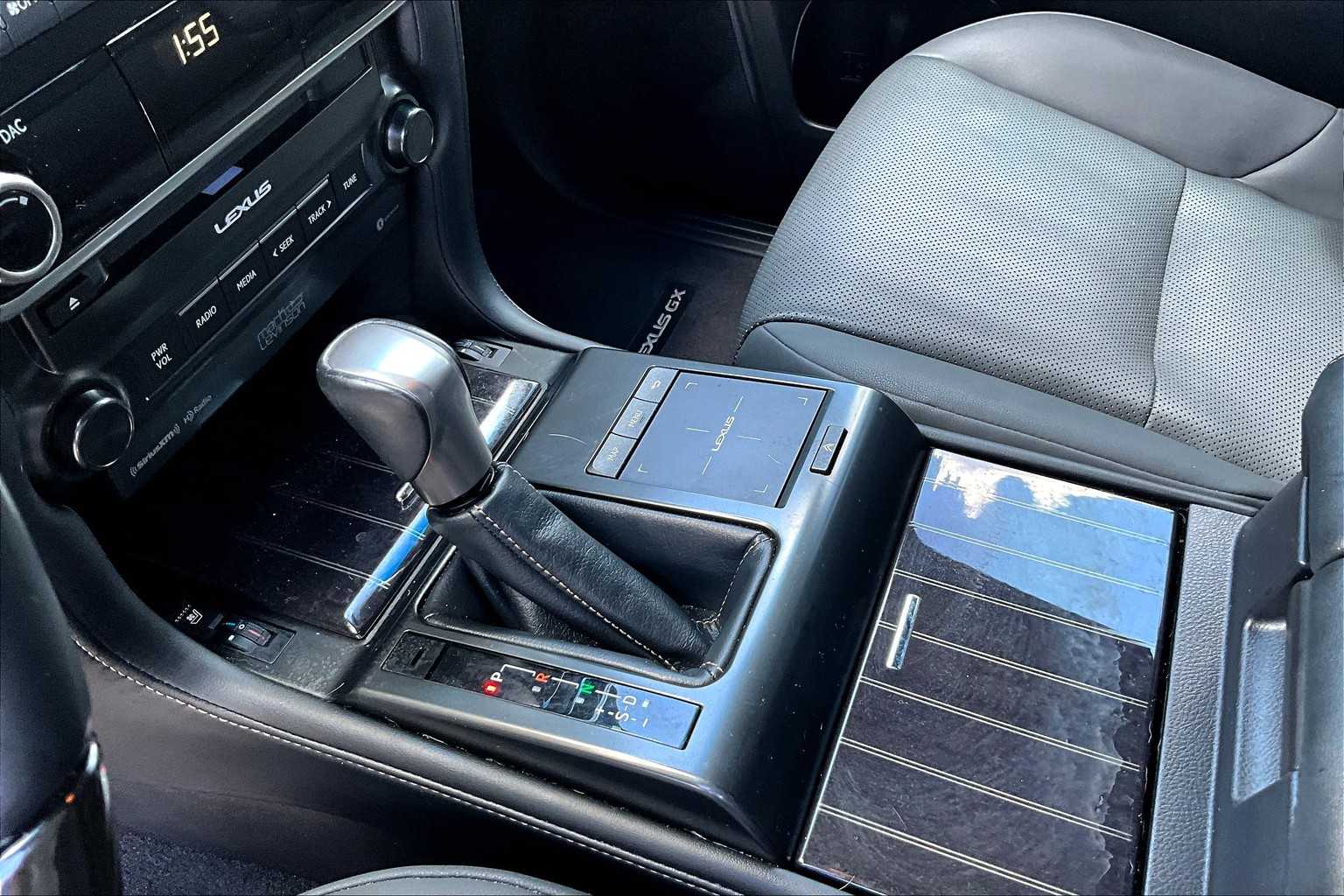 2023 Lexus GX 460 Premium photo 16