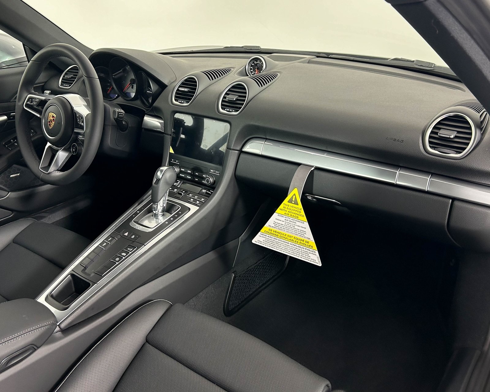 2025 Porsche Cayman S photo 17