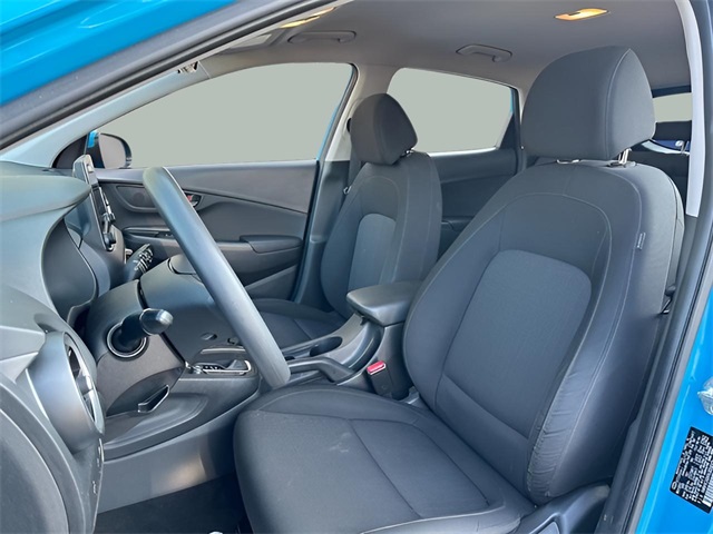 2022 Hyundai Kona SEL photo 2