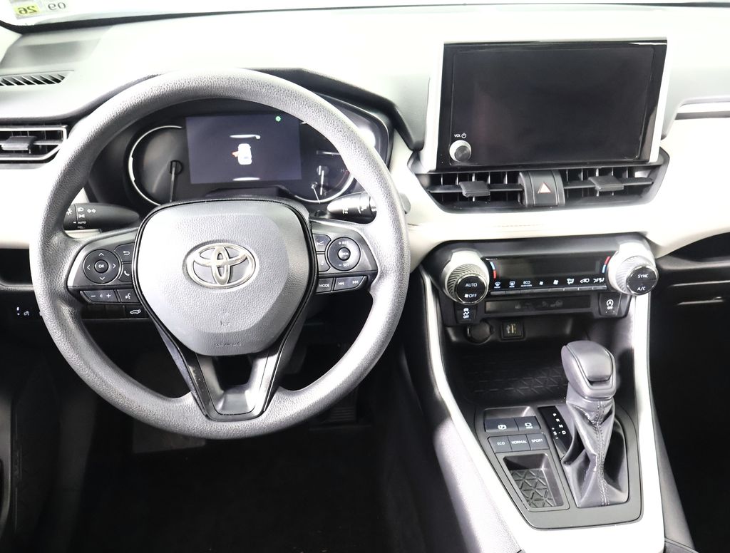 2023 Toyota RAV4 XLE photo 12