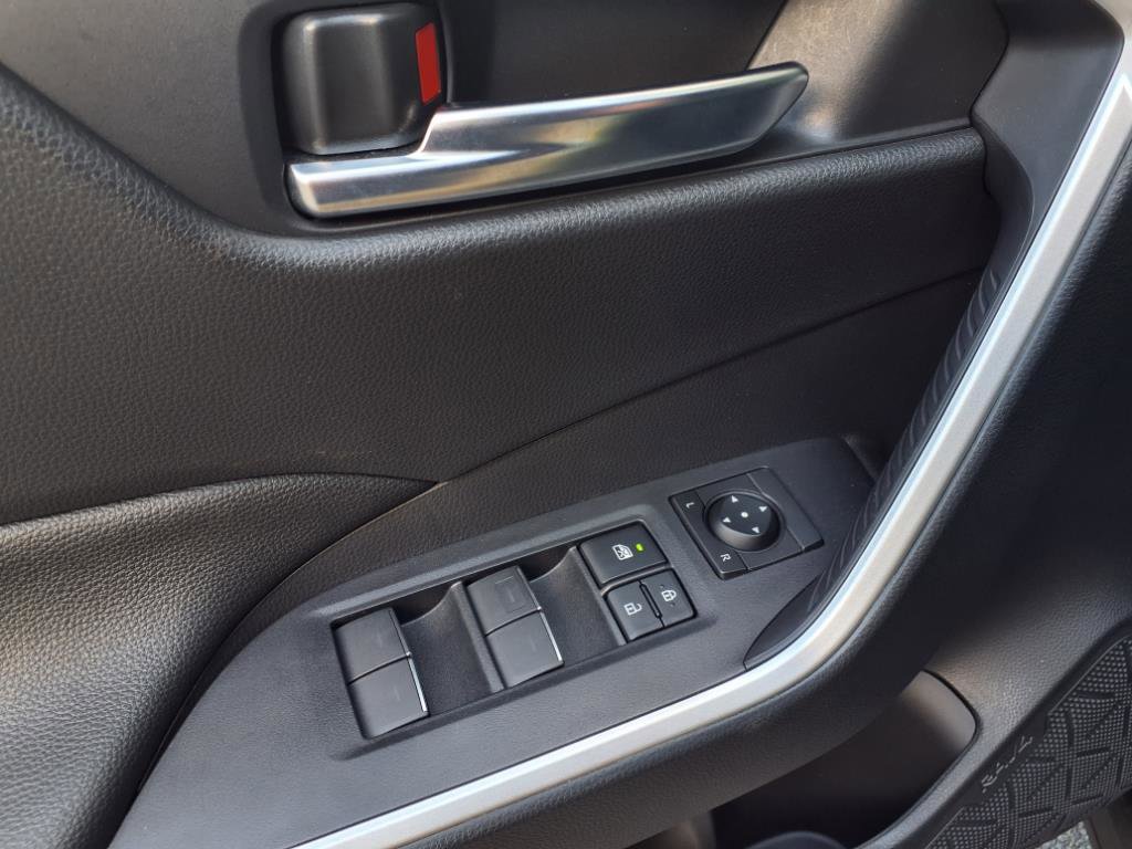 2024 Toyota RAV4 Prime SE photo 12