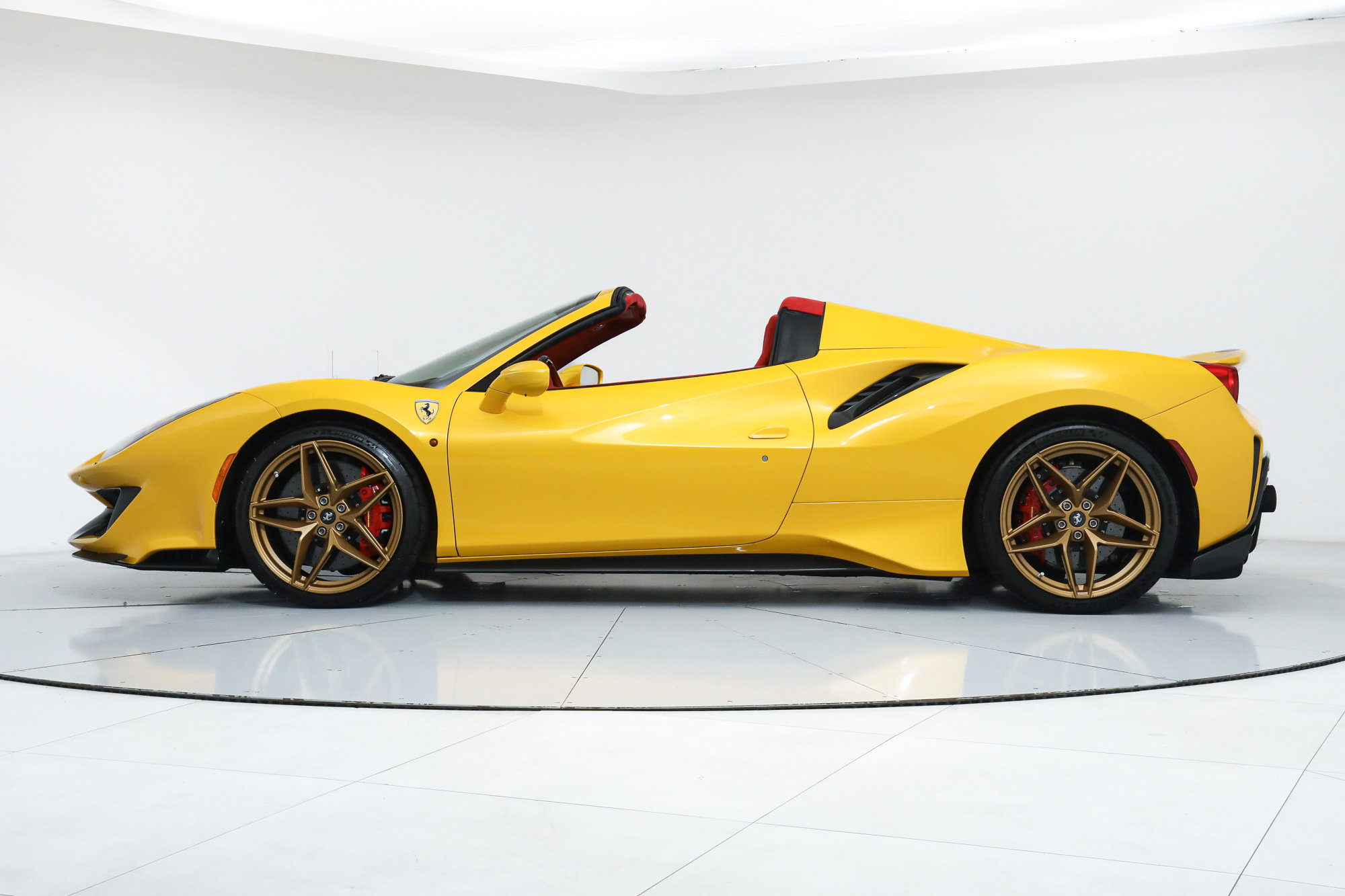 2020 Ferrari 488 Pista Spider photo 4