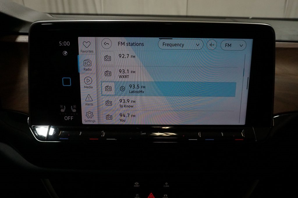 2024 Volkswagen Atlas SE Technology photo 16