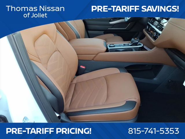 2025 Nissan Pathfinder Platinum photo 15