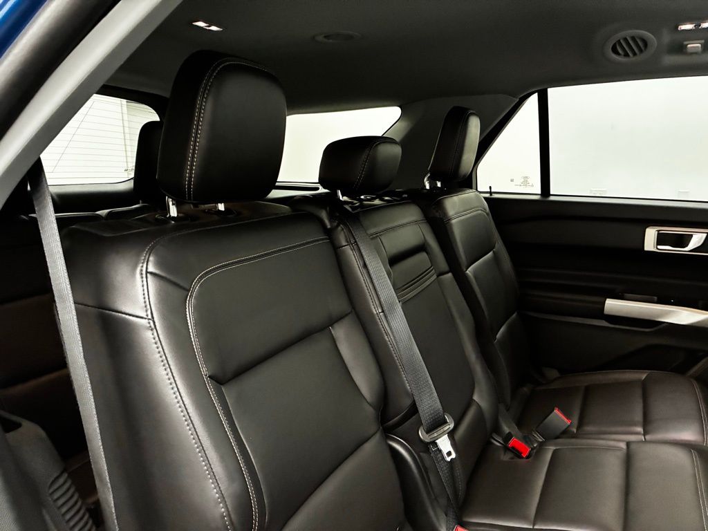 2023 Ford Explorer XLT photo 30