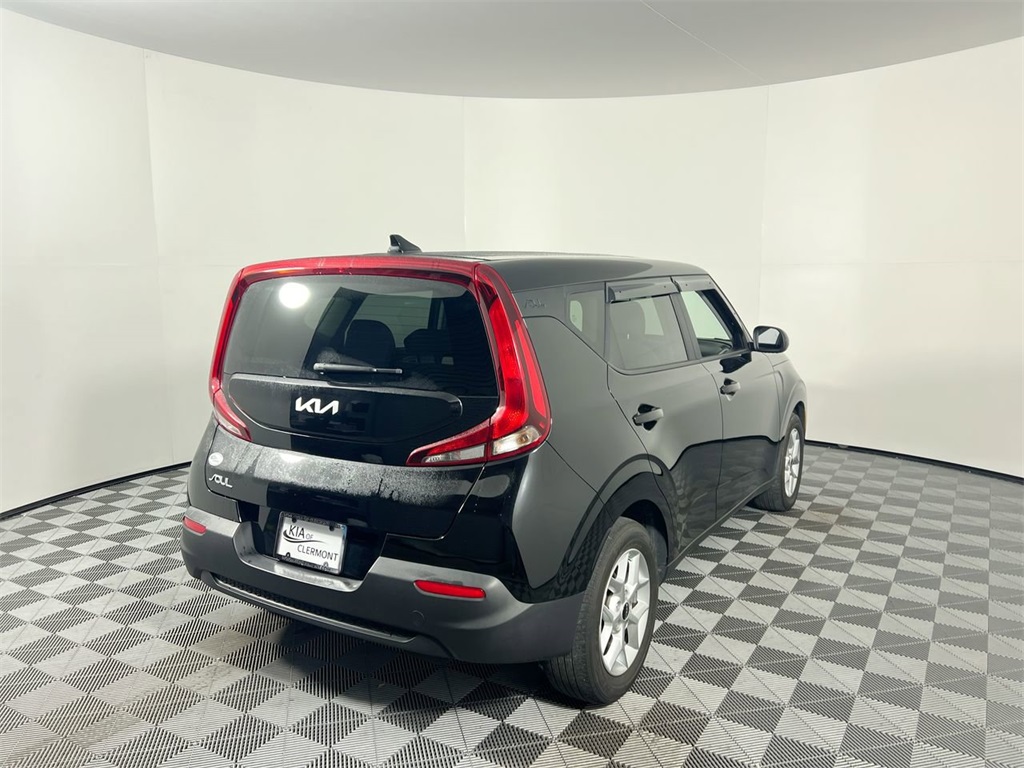 2025 Kia Soul LX photo 2