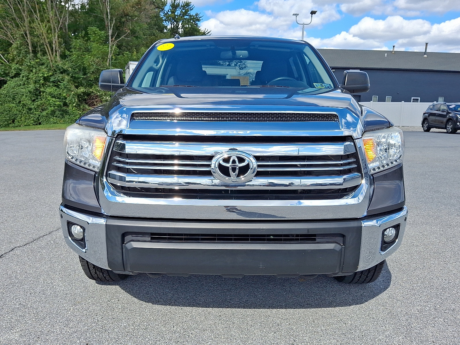 2016 Toyota Tundra SR5 photo 2