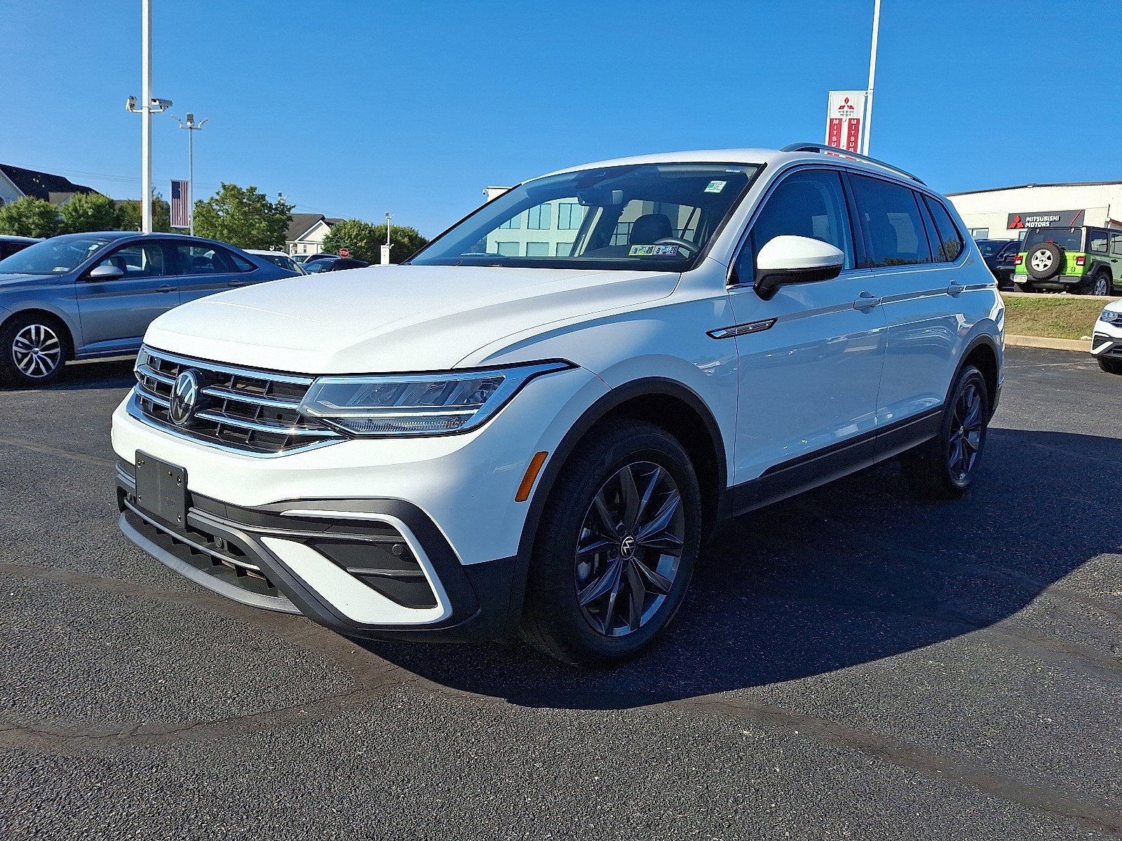 2022 Volkswagen Tiguan SE photo 3