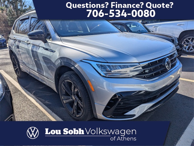 2023 Volkswagen Tiguan SE R-LINE BLACK's photo