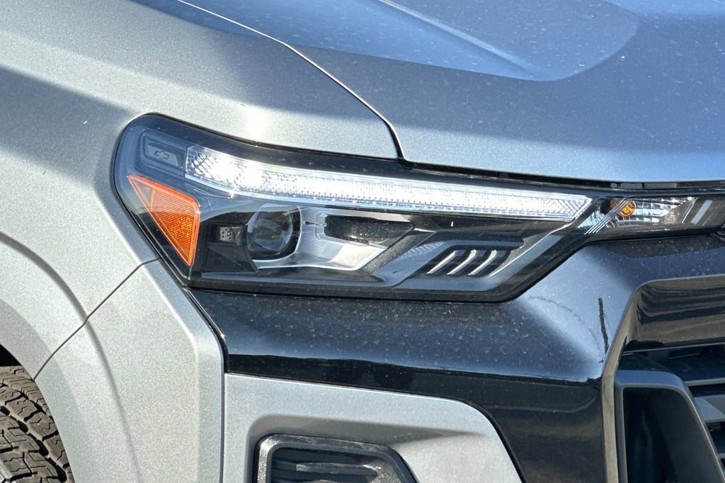2025 Chevrolet Colorado Z71 photo 3