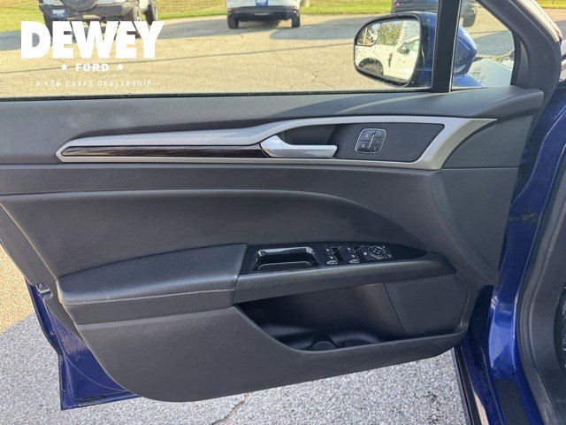 2016 Ford Fusion SE photo 9