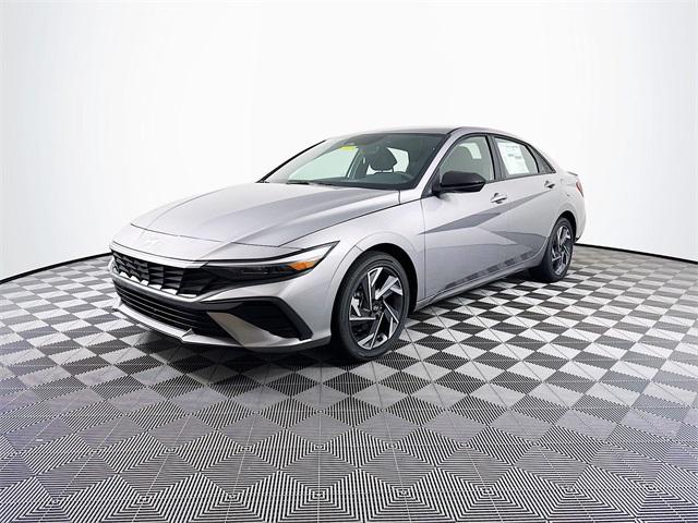2025 Hyundai Elantra SEL Sport photo 2