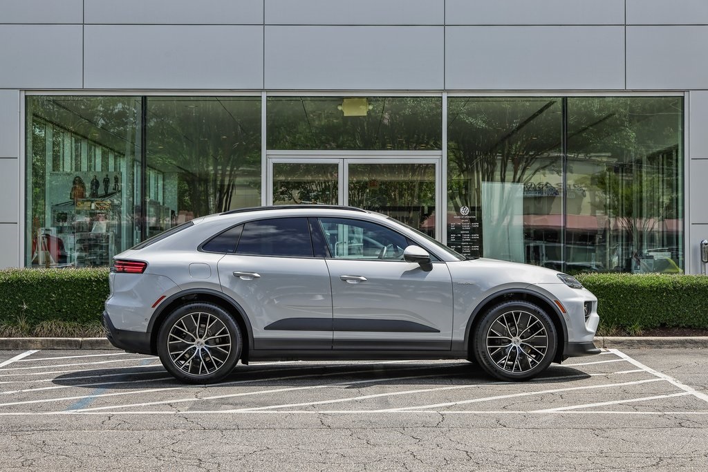 2025 Porsche Macan Electric photo 8