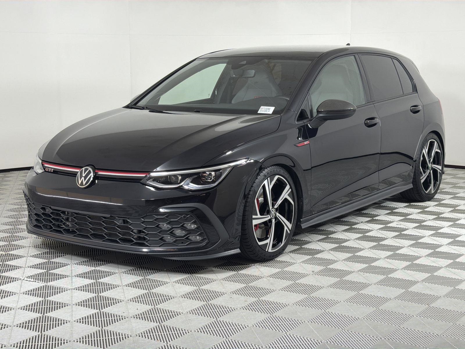 2024 Volkswagen Golf GTI SE's photo