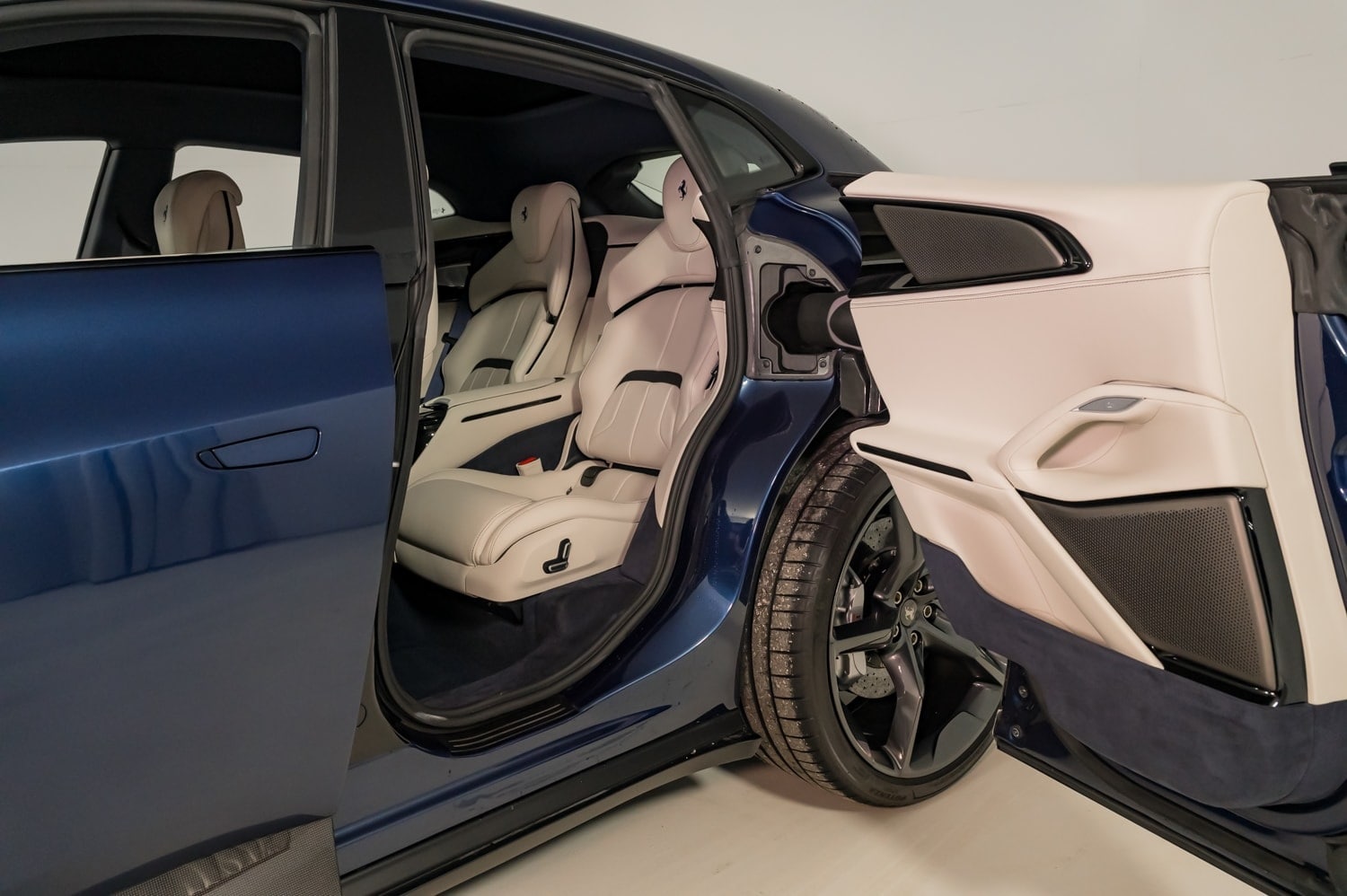 2024 Ferrari Purosangue photo 22