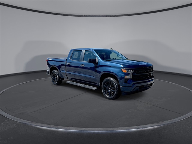 2022 Chevrolet Silverado 1500 Custom photo 2
