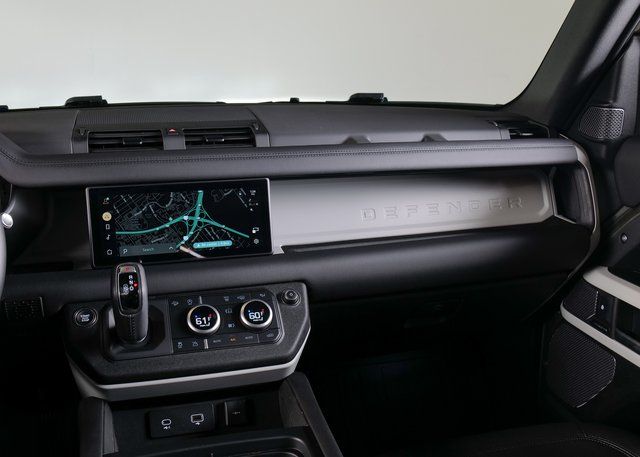 2024 Land Rover Defender 90 S photo 14