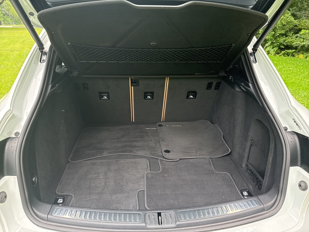 2019 Porsche Macan Base photo 12