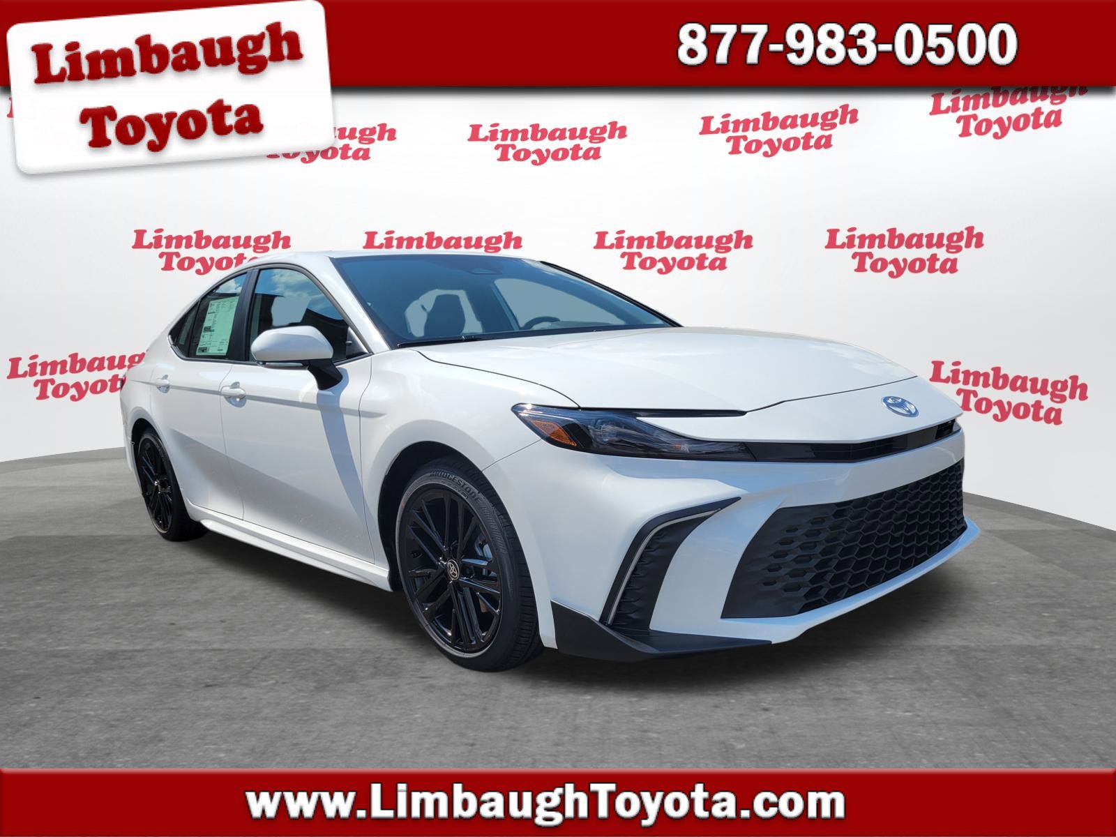 2026 Toyota Camry SE's photo