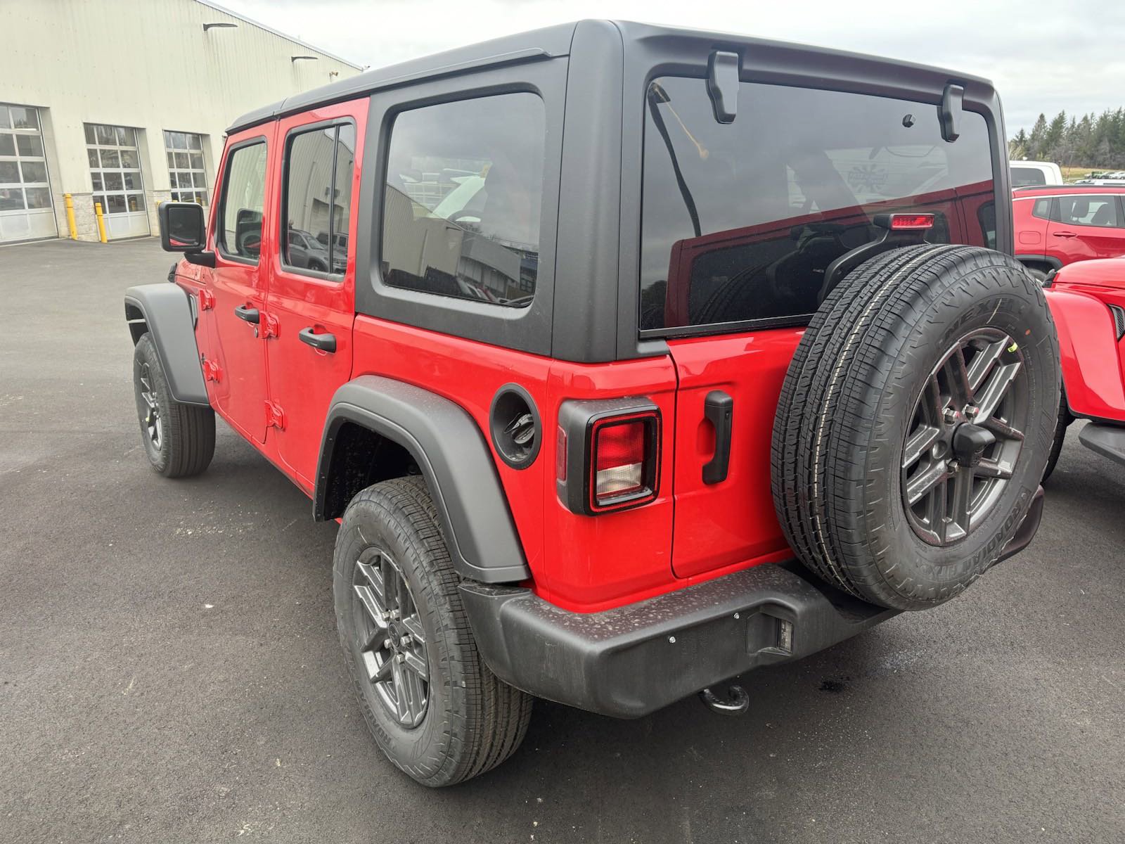 2025 Jeep Wrangler Sport photo 3