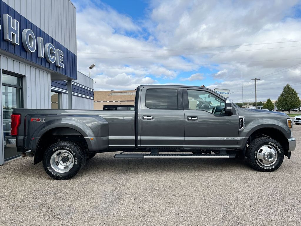 2019 Ford F-350 Lariat photo 7