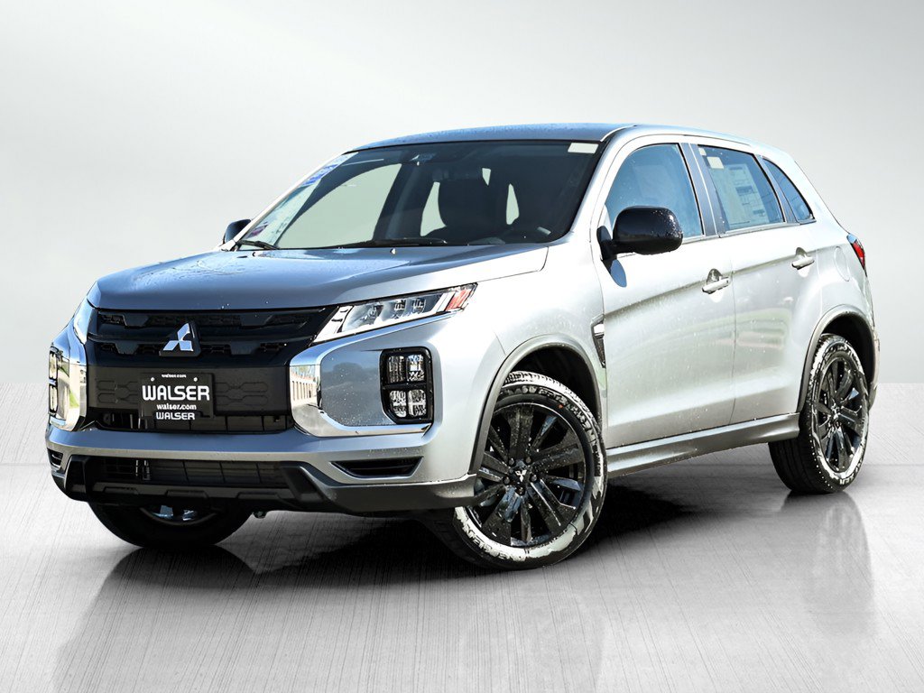 2025 Mitsubishi Outlander Sport LE's photo