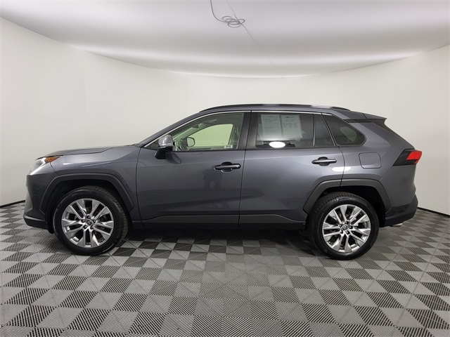 2019 Toyota RAV4 XLE Premium photo 2