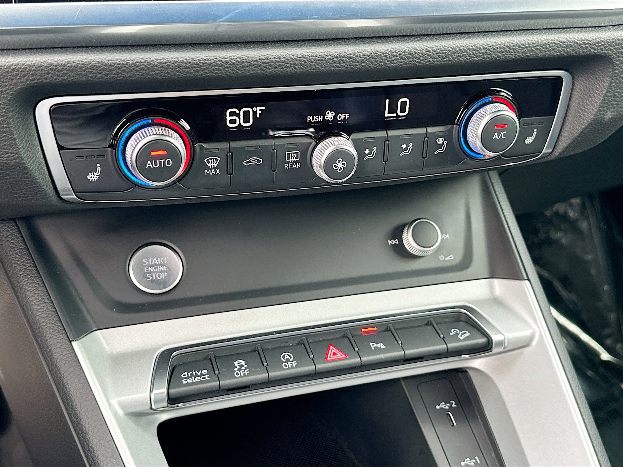 2020 Audi Q3 S line Premium photo 15