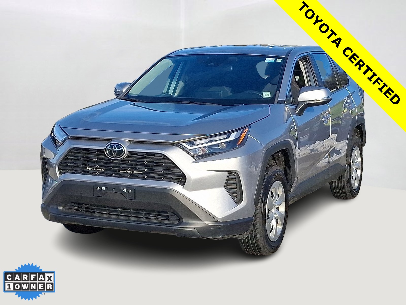 2023 Toyota RAV4 LE's photo
