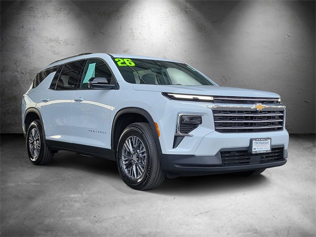 2026 Chevrolet Traverse photo 2