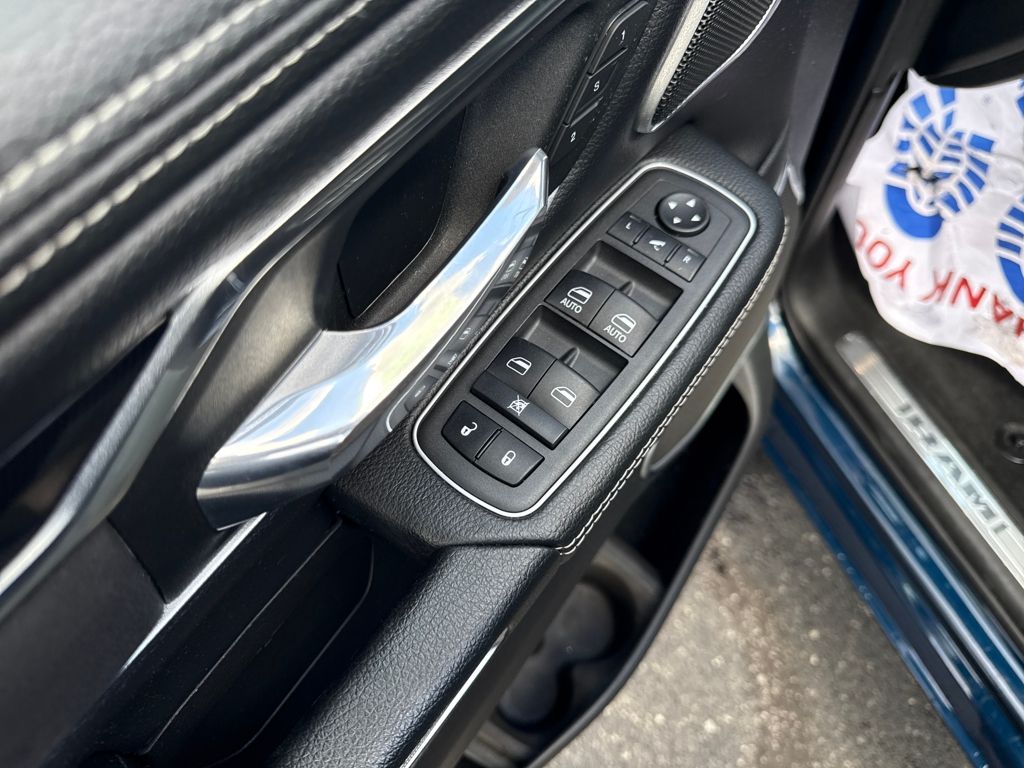 2022 Ram 1500 Laramie photo 10