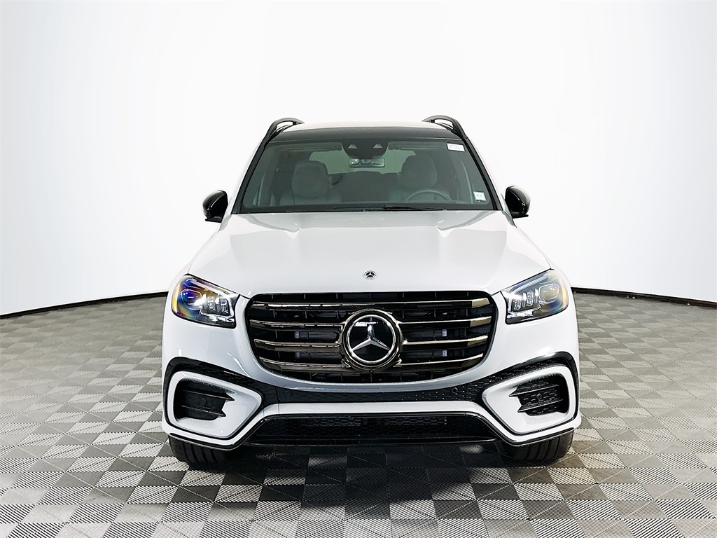 2026 Mercedes Benz GLS 580 4MATIC photo 2