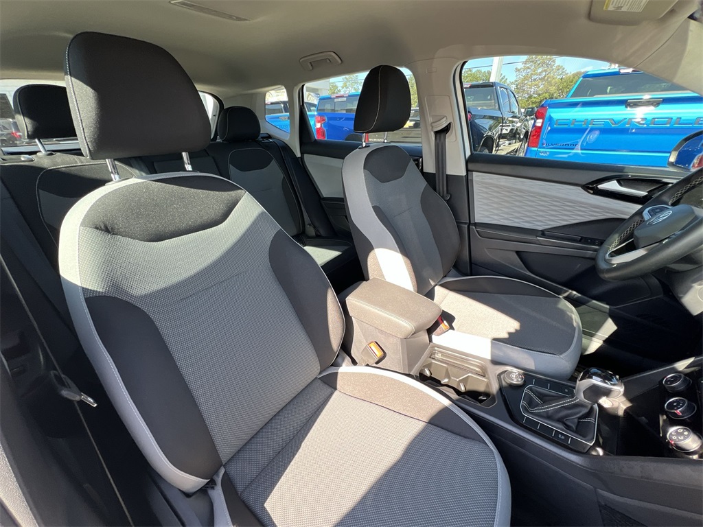 2024 Volkswagen Taos S photo 12