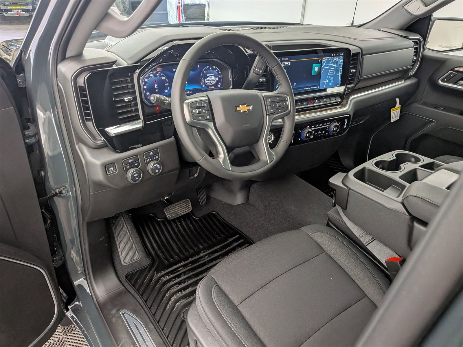 2025 Chevrolet Silverado 1500 LT photo 2