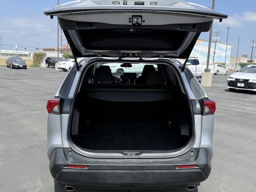 2021 Toyota RAV4 XLE photo 15