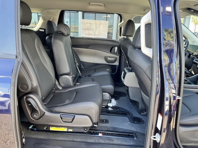 2026 Kia Carnival EX photo 15