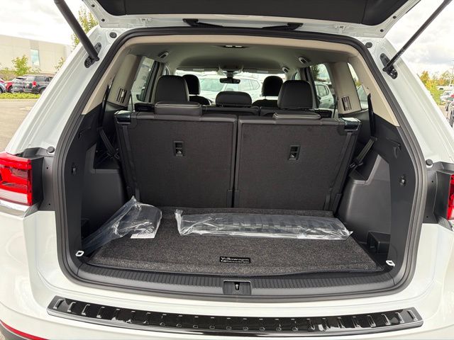 2026 Volkswagen Atlas SE photo 3