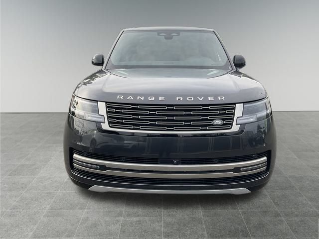 2025 Land Rover Range Rover SE photo 7