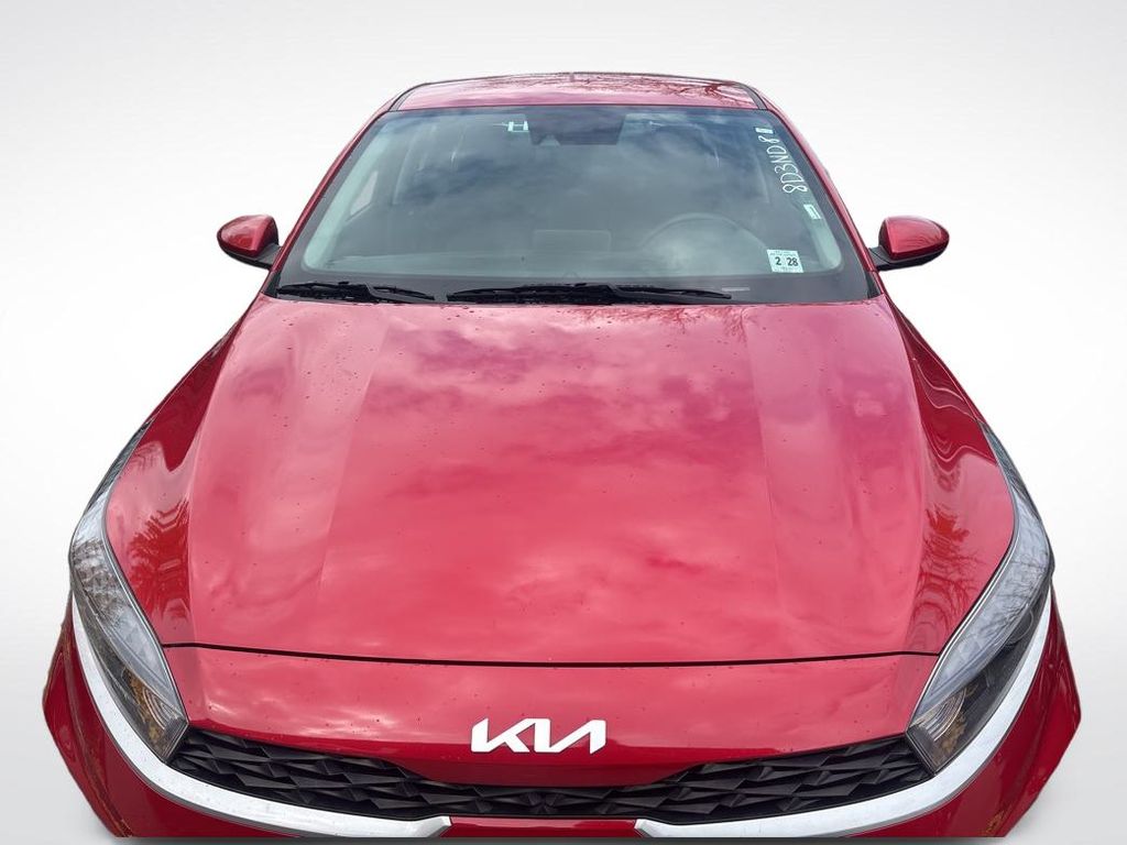 2023 Kia Forte LXS photo 2