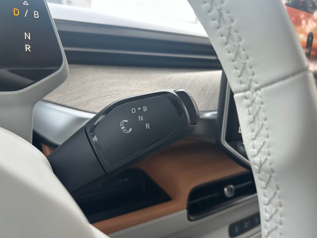 2025 Volkswagen ID. Buzz photo 16